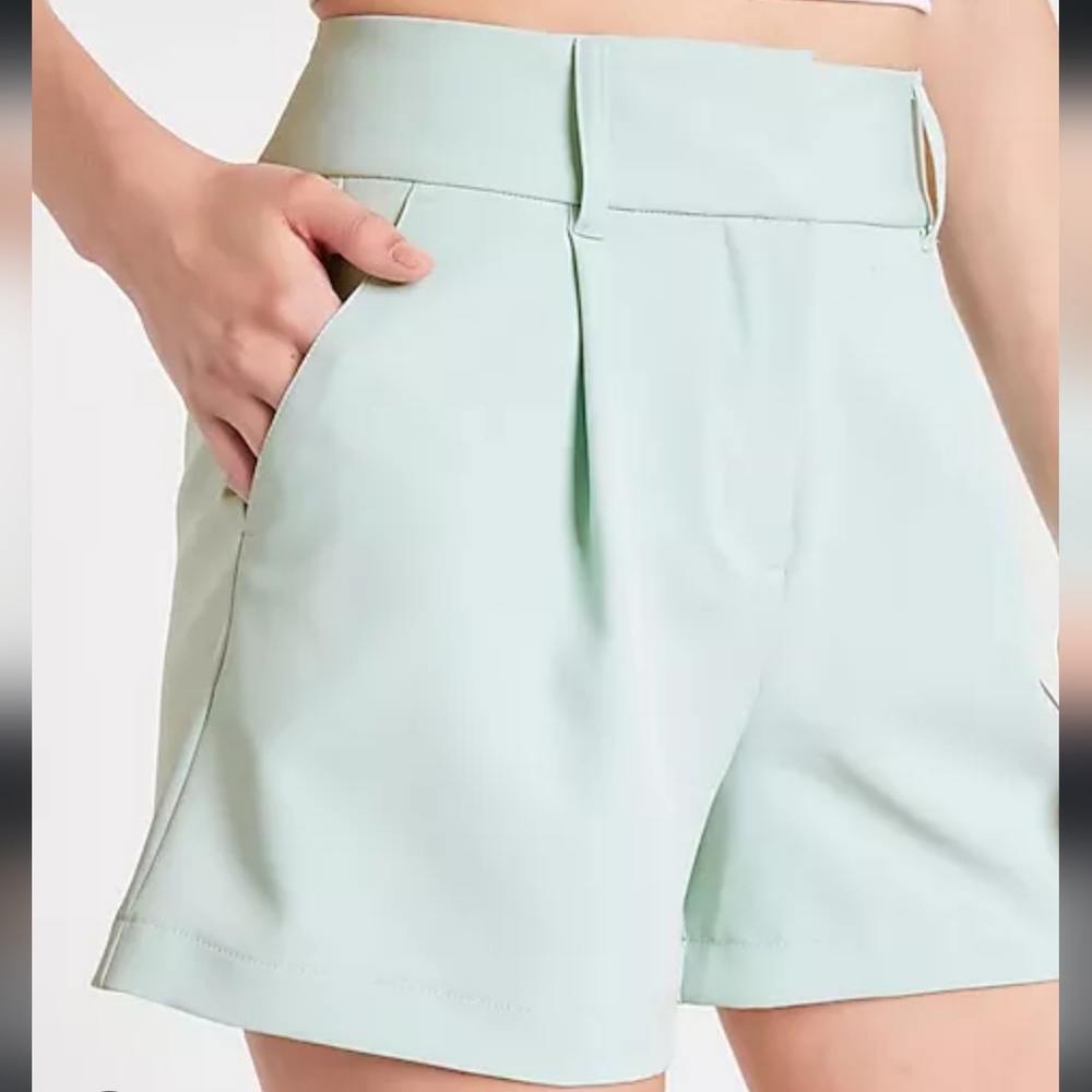 Super High waisted pleated tailored shorts